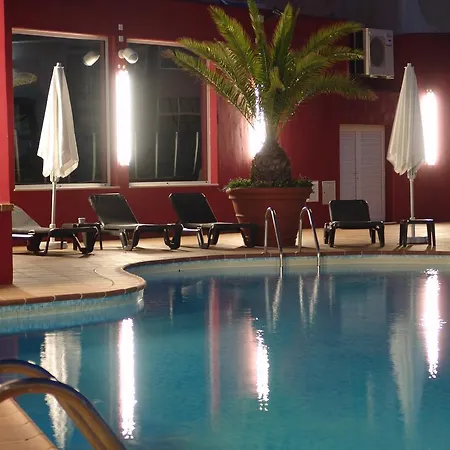 阔而特拉锁尔酒店 4*