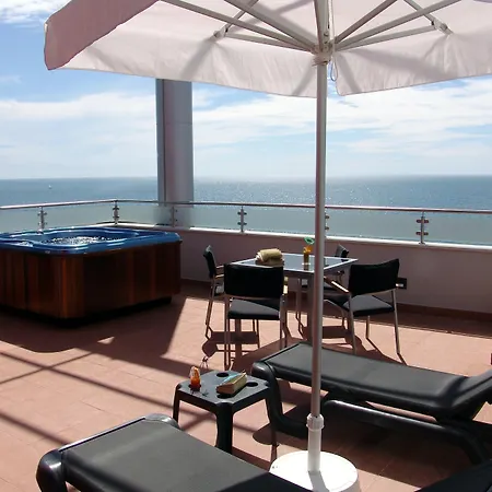 阔而特拉锁尔酒店