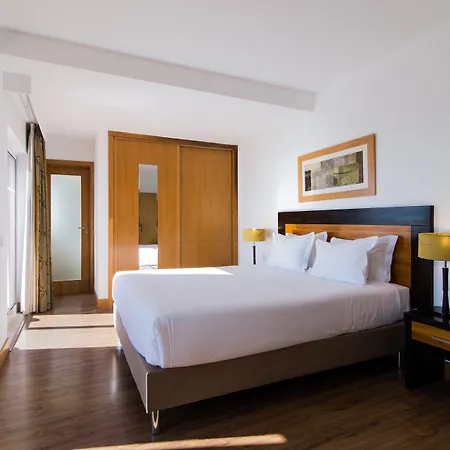 阔而特拉锁尔酒店 奎特里拉