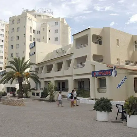 阔而特拉锁尔酒店